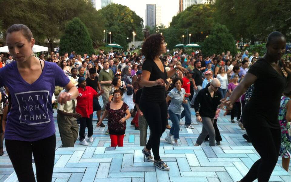 Outdoor Salsa dancing in Grant park Chicago Local Activities Group